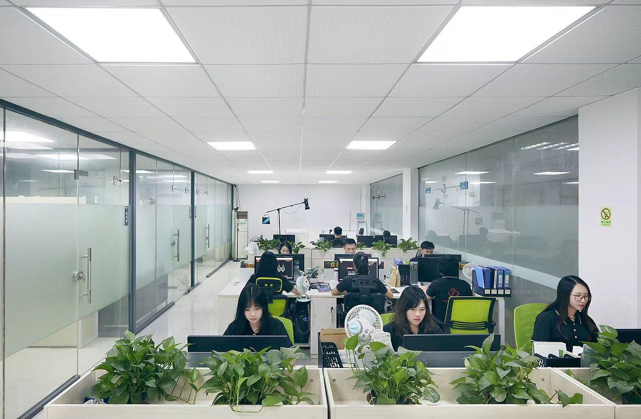 Ziteng Team office and customer service workspace